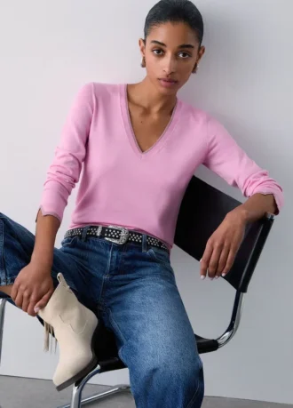 Maglione con scollo a V e spacchi Maglione con scollo a V e spacchi